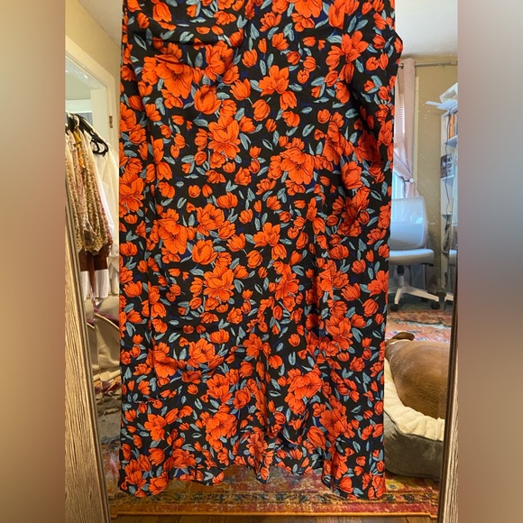 Sugar lips midi formal floral dress. - Picture 4 of 5